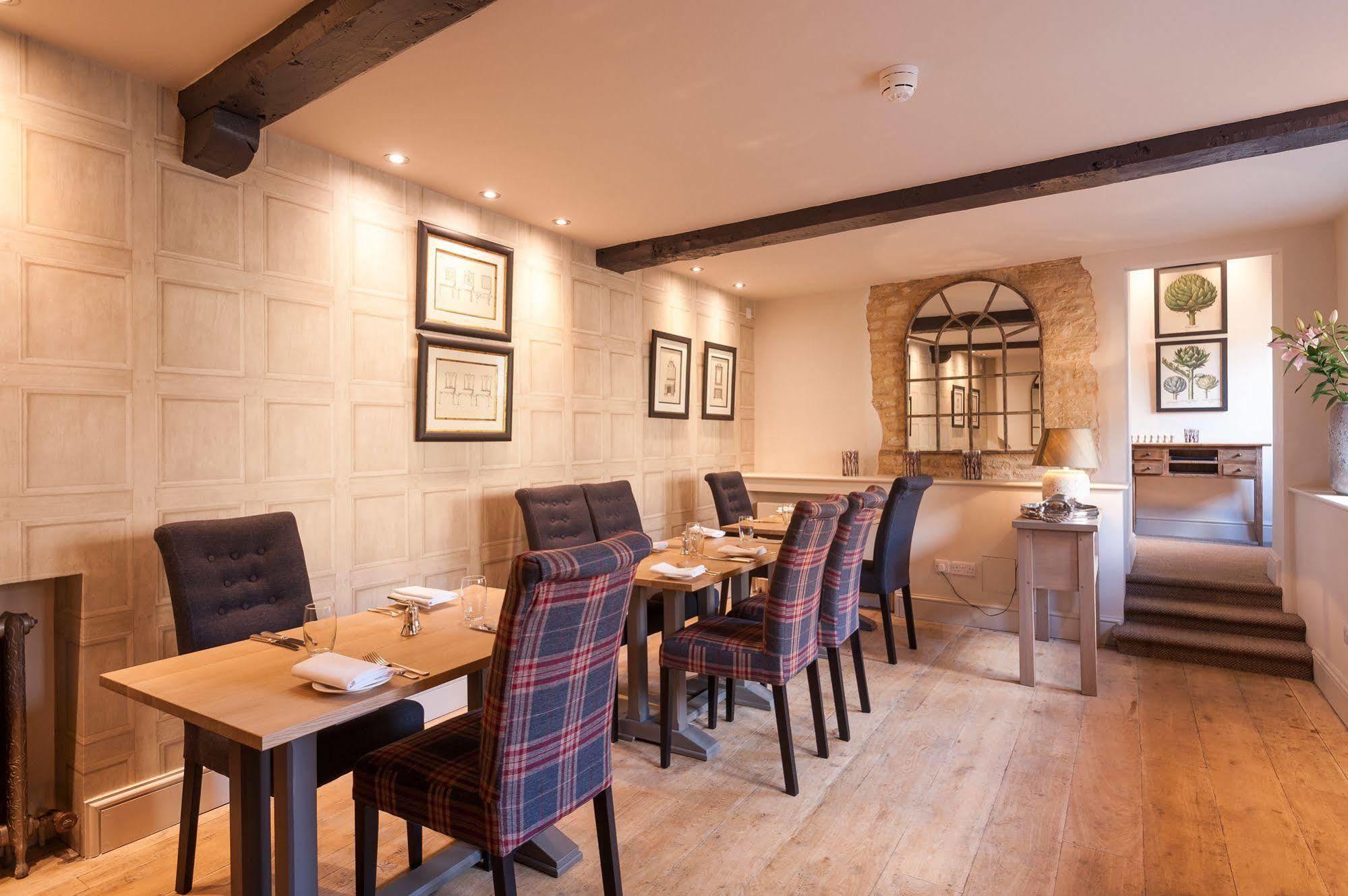 Hotel The Crown Shipton under Wychwood Exterior foto